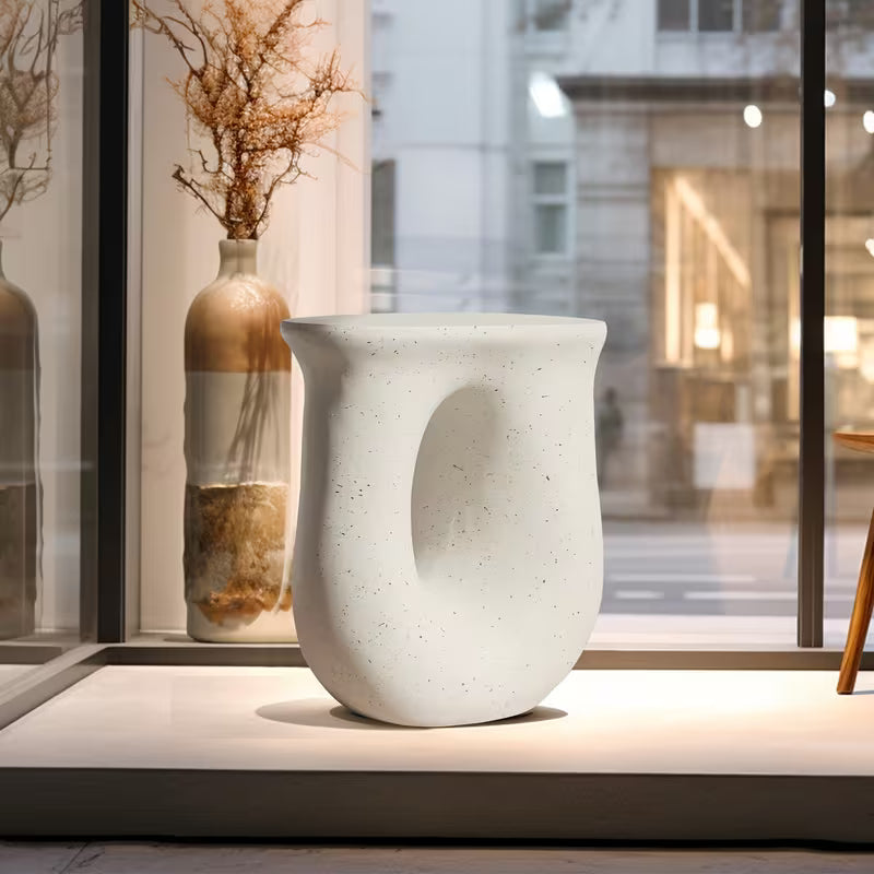 ™Wis | שולחן צד מבטון בצורת U